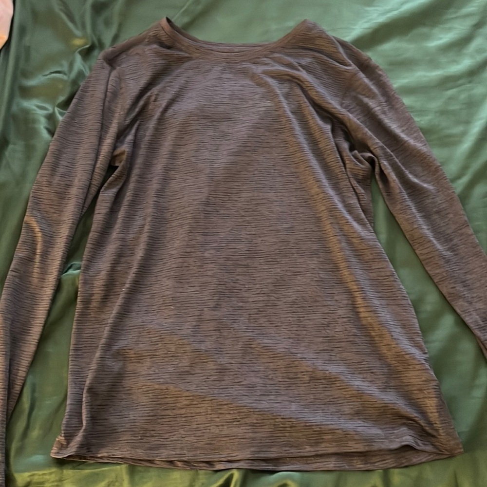 Athletic shirt